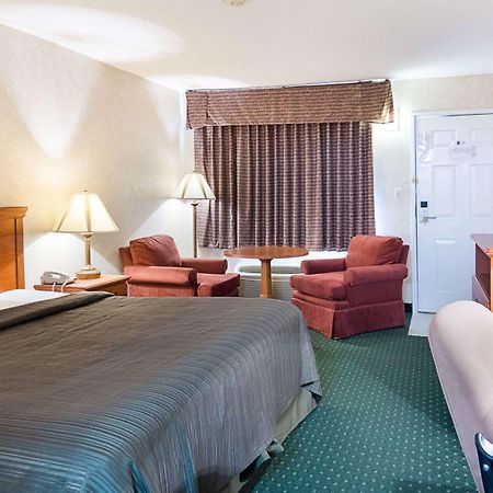 Quality Inn Petersburg Near Fort Gregg-Adams Exteriér fotografie