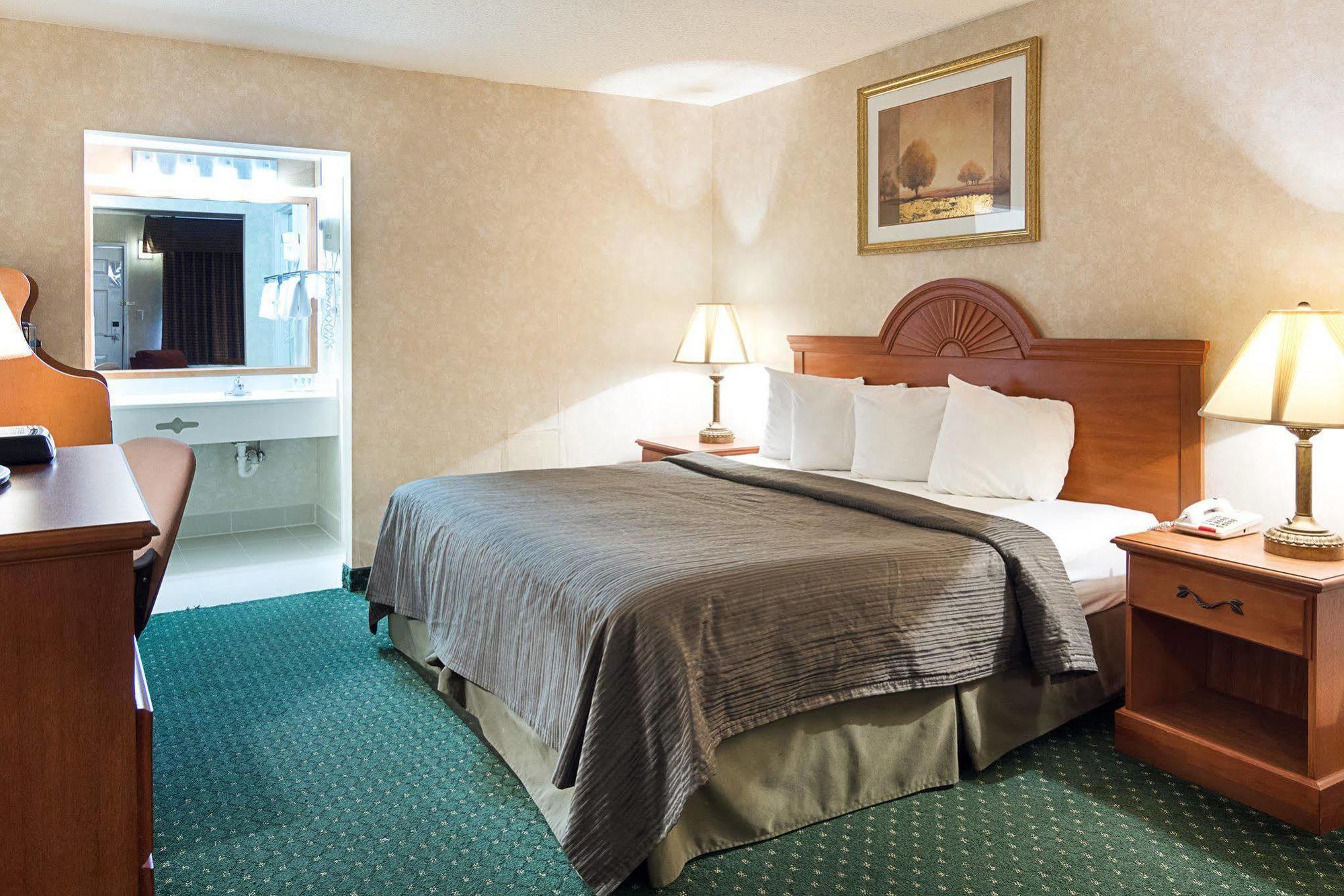 Quality Inn Petersburg Near Fort Gregg-Adams Exteriér fotografie